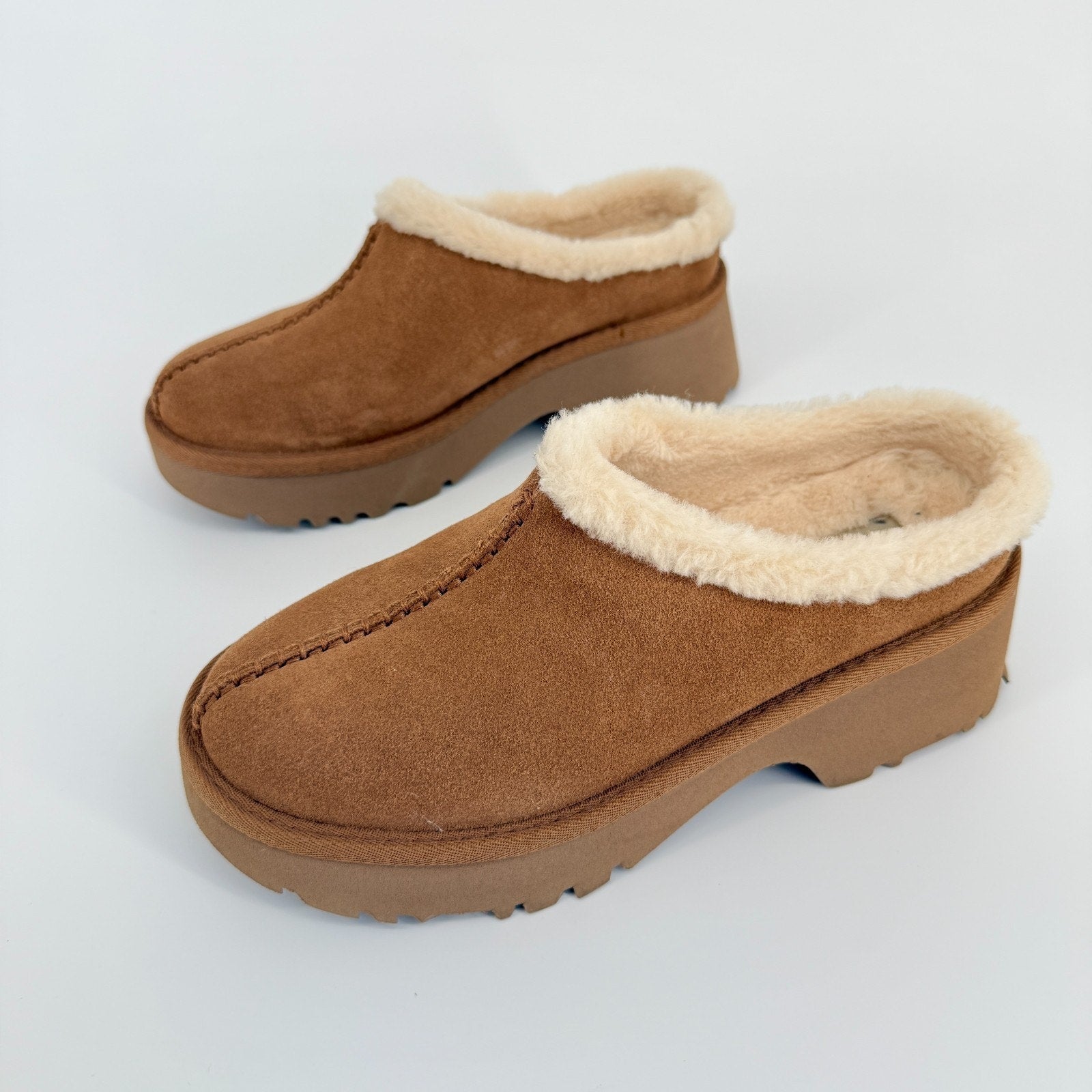 UGG New Heights Women's Size US 8 Cozy Clog Chunky Mule Slip On Chestnut Brown