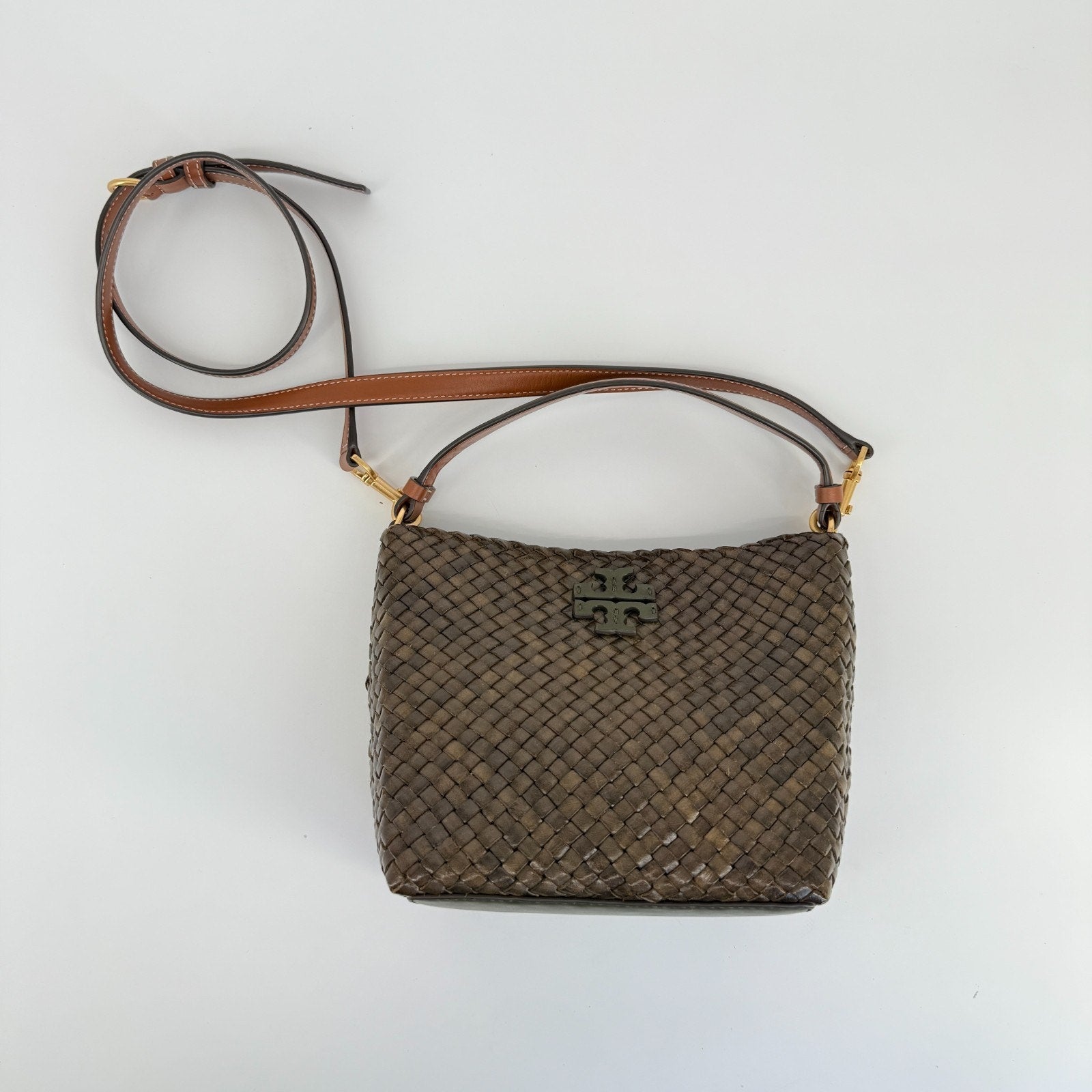 Tory Burch McGraw Bucket Bag Woven Leather Crossbody Logo Shoulder Vacation
