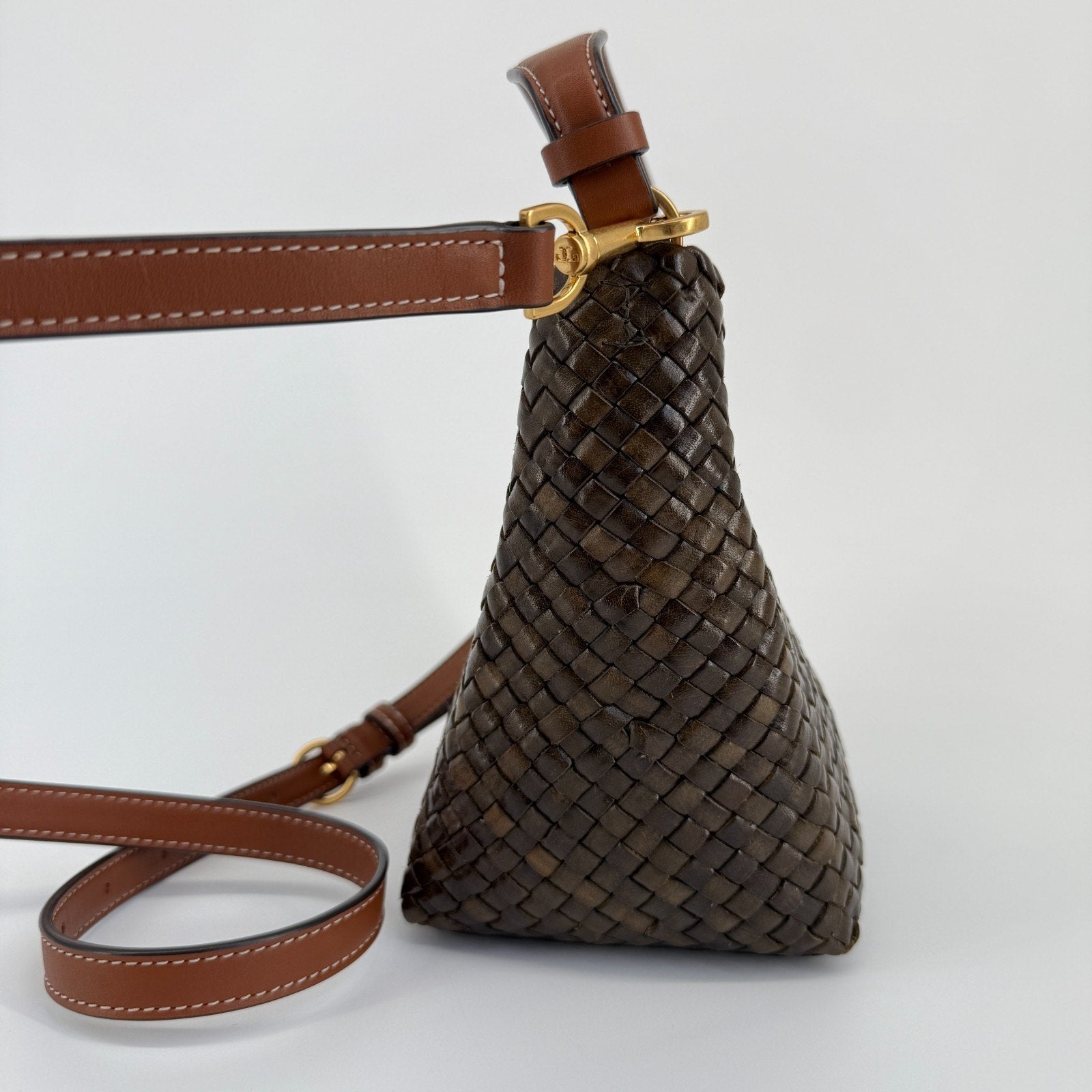 Tory Burch McGraw Bucket Bag Woven Leather Crossbody Logo Shoulder Vacation