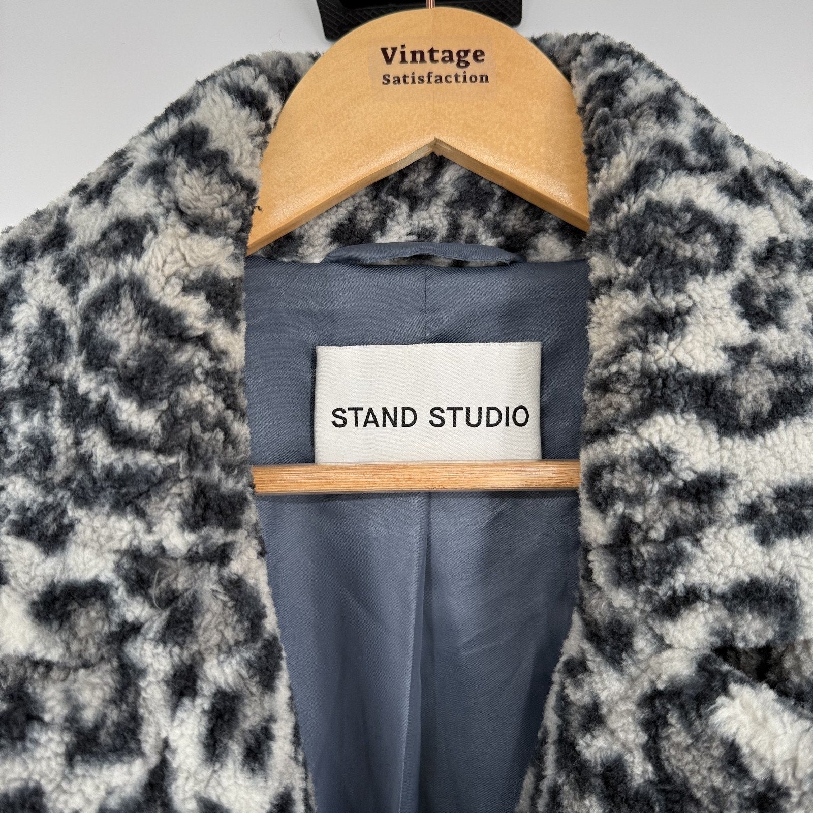 Stand Studio Maria Coat Leopard Faux Fur Size 36 US 4 Oversized Chic Glam Model