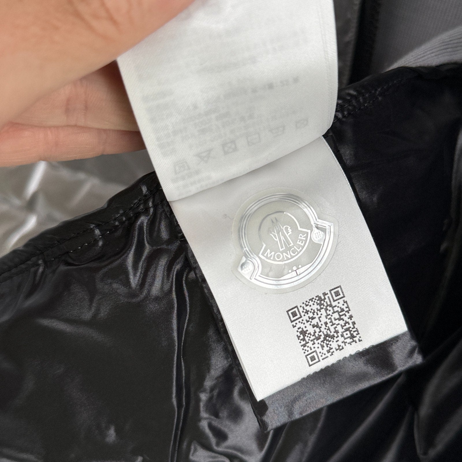 Moncler Tricot Goose Down Puffer Jacket Sweater Minimalist Luxury Ski Zip Size L