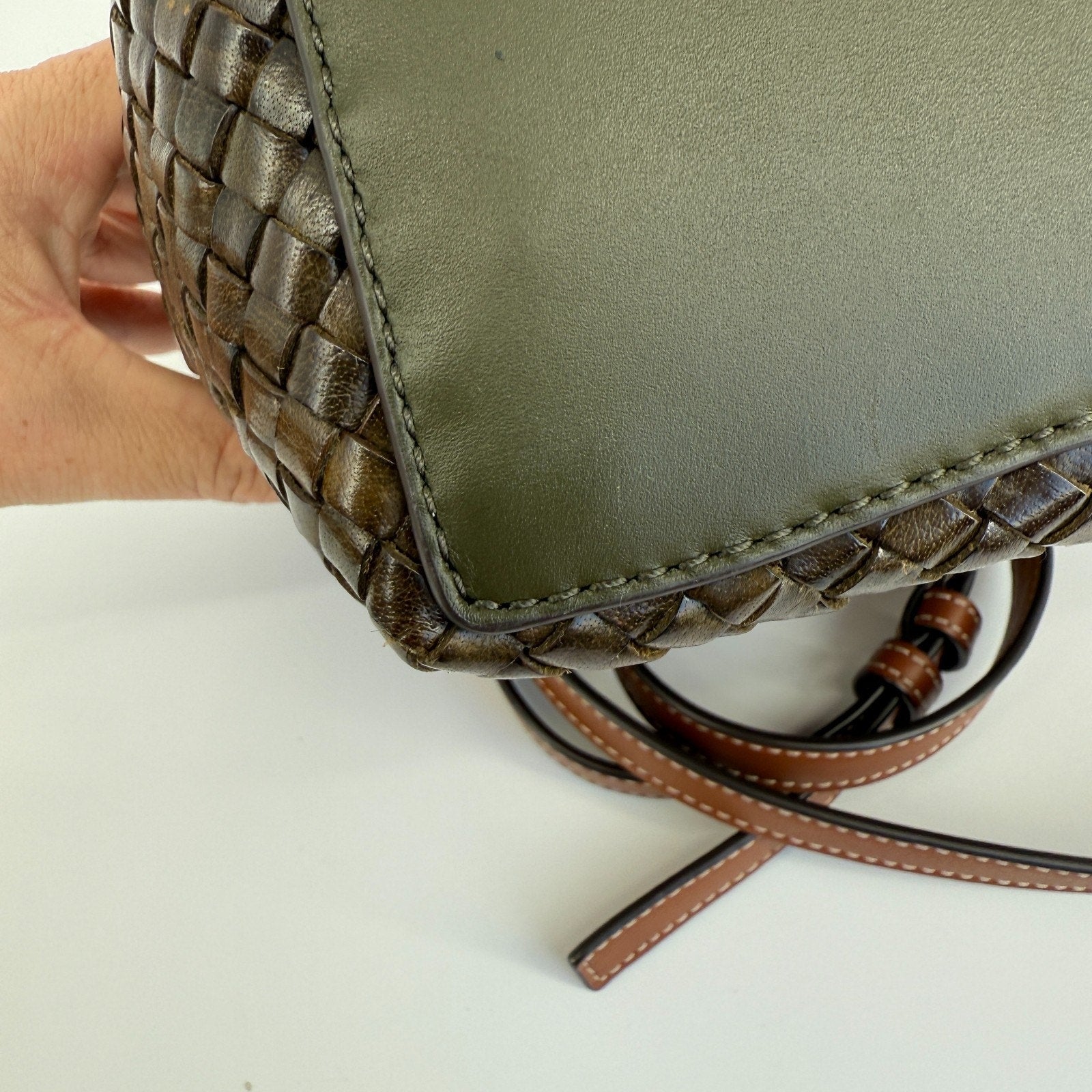 Tory Burch McGraw Bucket Bag Woven Leather Crossbody Logo Shoulder Vacation