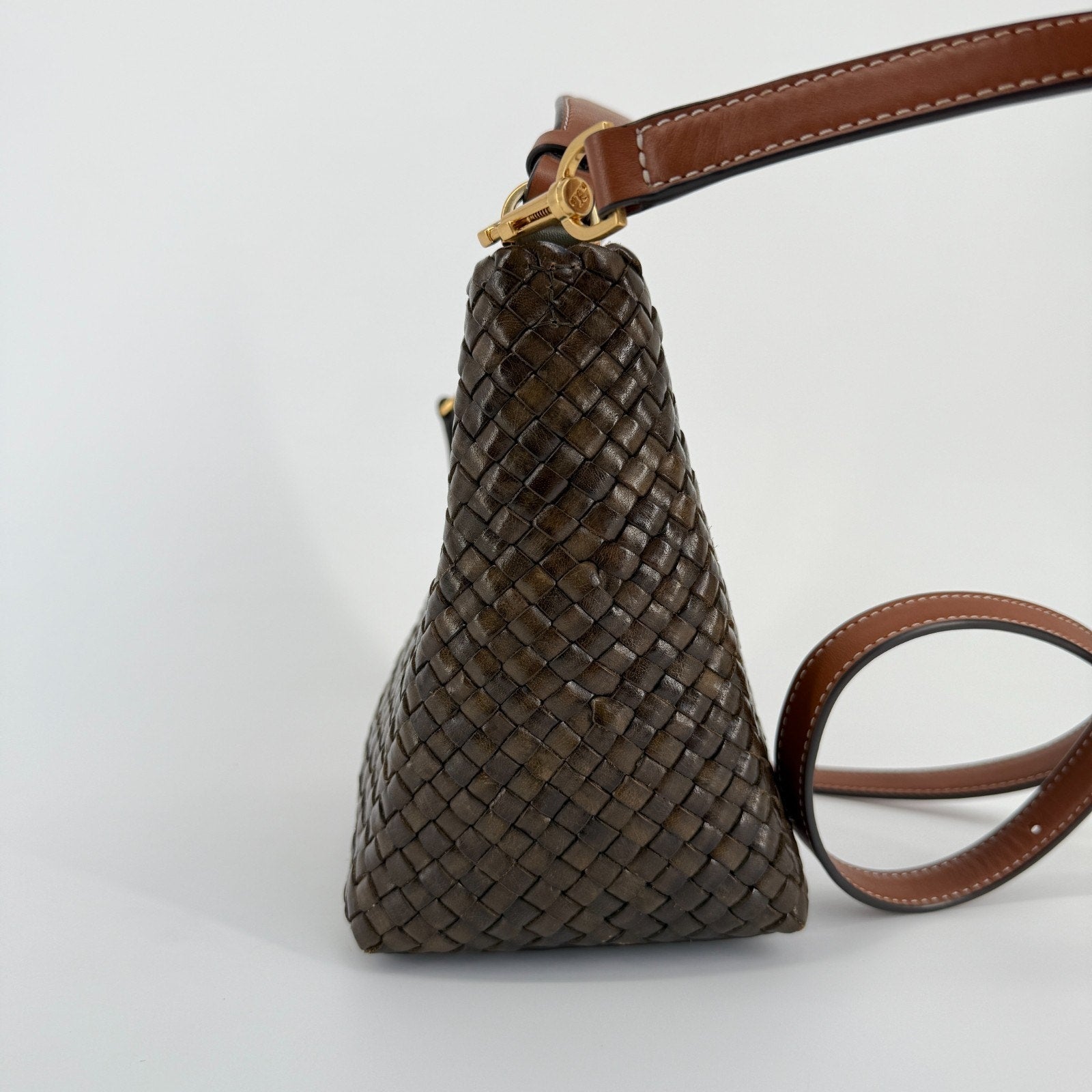 Tory Burch McGraw Bucket Bag Woven Leather Crossbody Logo Shoulder Vacation