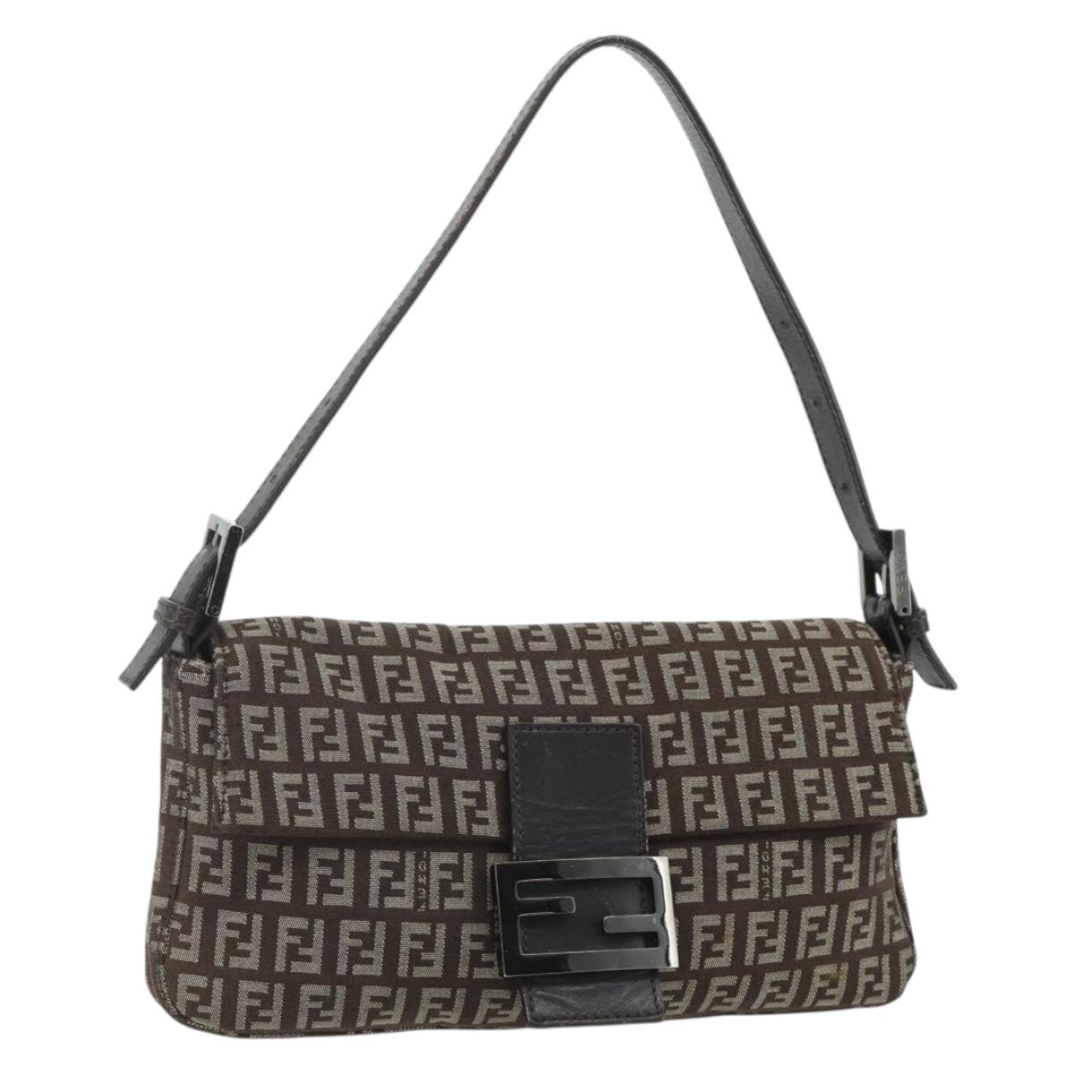 THE FENDI BAGUETTE: THE LITTLE BREAD BAG THAT INVENTED THE IT-BAG