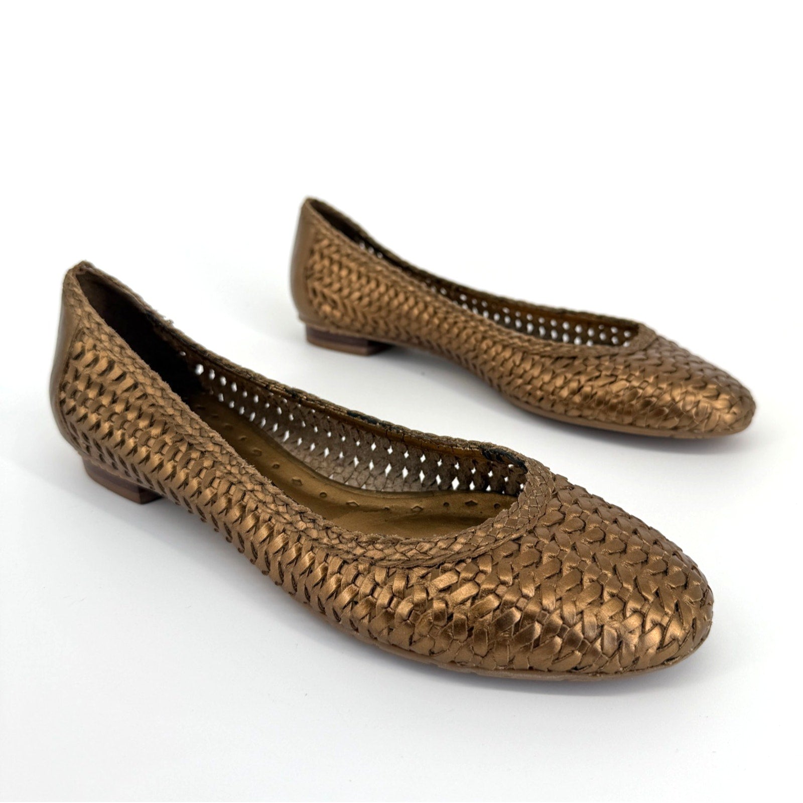 Y2K BCBG Girls Bronze Ballet Flats Size 8