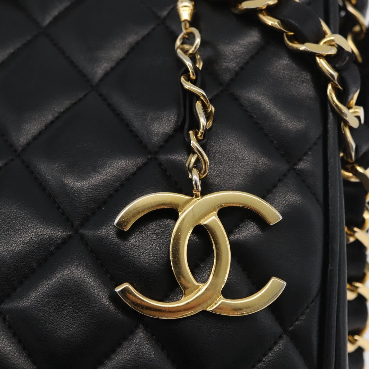 Chanel 90s Quilted Chain Shoulder Bag
