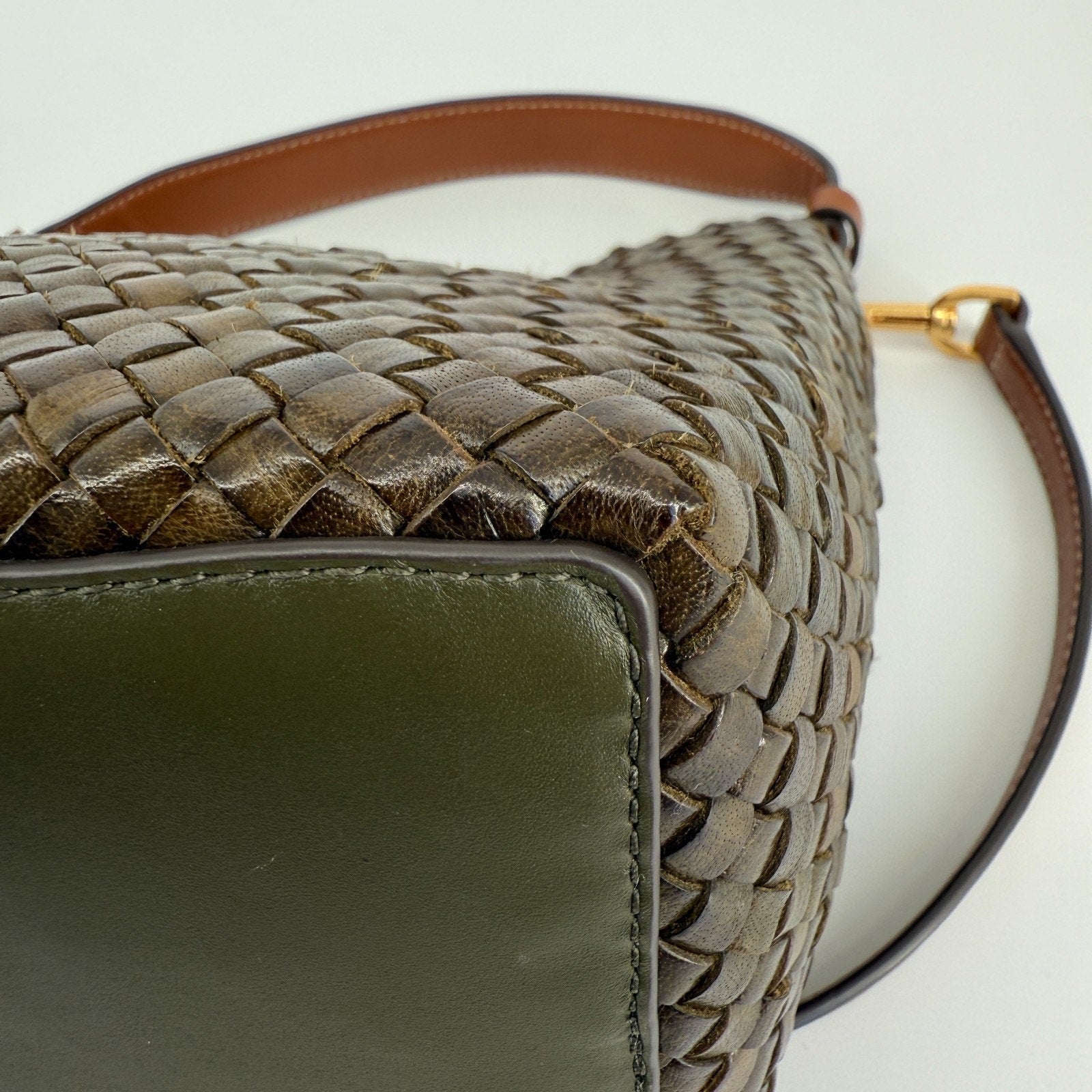Tory Burch McGraw Bucket Bag Woven Leather Crossbody Logo Shoulder Vacation
